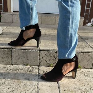 Matt Bernson Lyra Burgundy Velvet Heels 👠